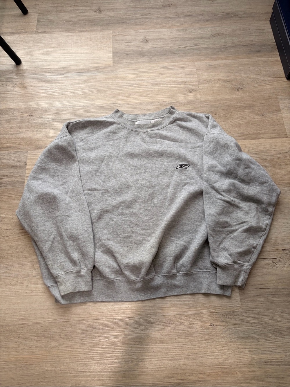 Vintage y2k Reebok grey crewneck